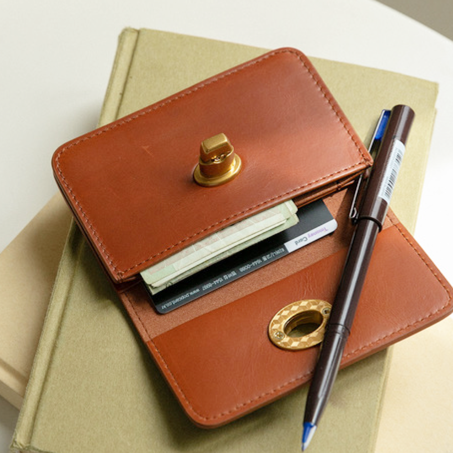 Vintage Wallet - Waxed Full-Grain Leather Lock Wallet - WittyWilding