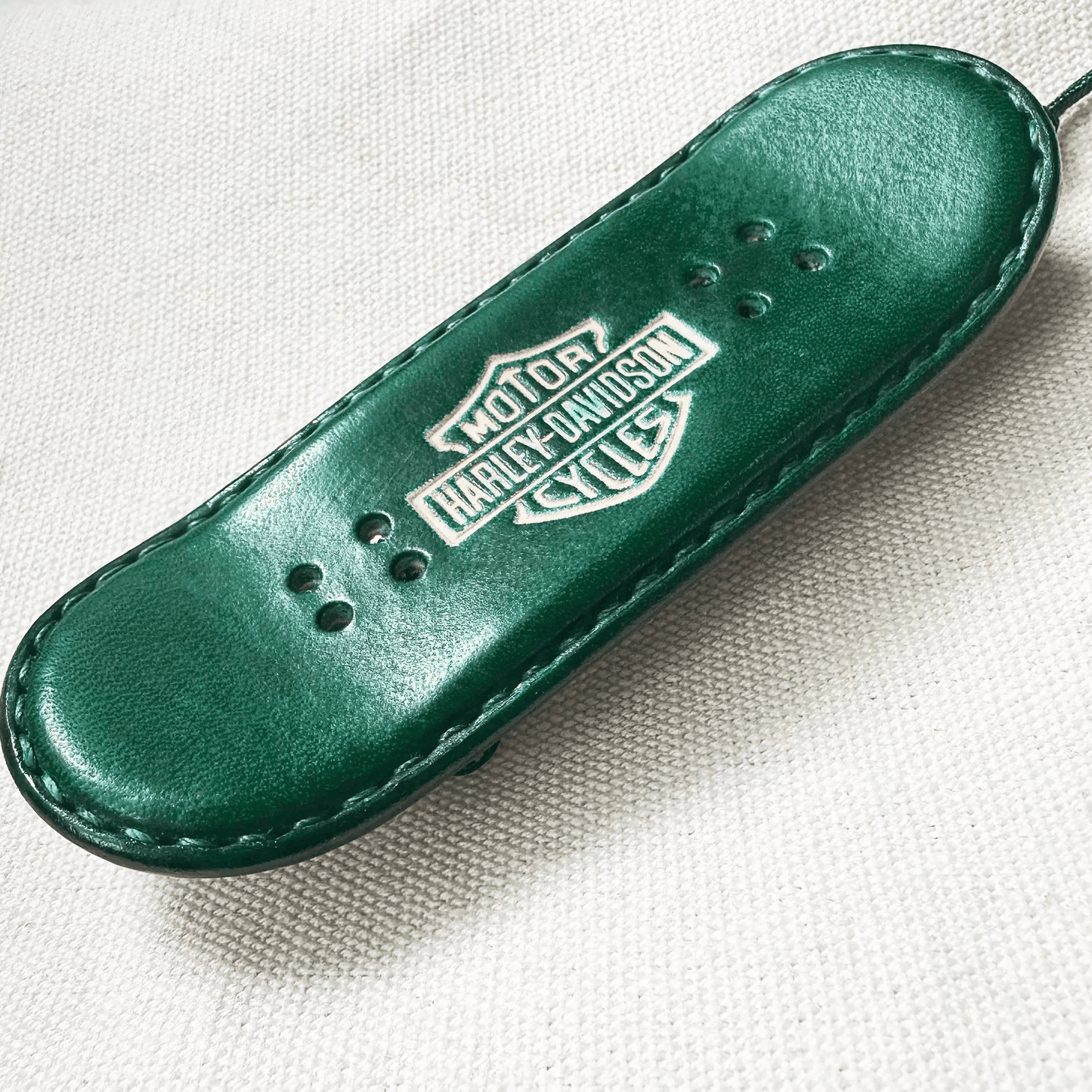 Leather Keychain - Exquisite Miniature Skateboard Charm | WittyWilding